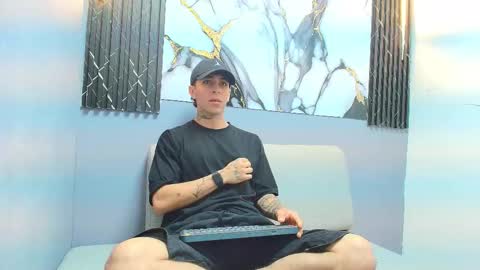 Snapshot of aethon_noir chatting on 11.06.25 AETHON online show from 11.06.25