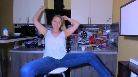 Snapshot of afanasia chatting on 12.15.24 OneAfa online show from 12.15.24