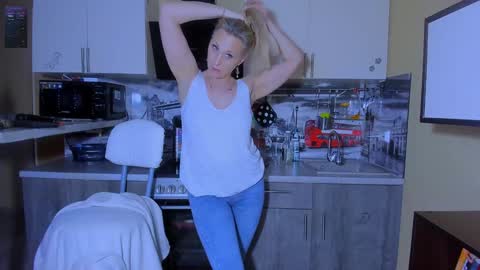 Snapshot of afanasia chatting on 01.06.25 OneAfa online show from 01.06.25