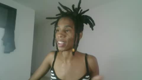 Snapshot of africadeluxe chatting on 04.09.26 Africa online show from 04.09.26