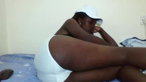 Snapshot of africancutegal chatting on 07.28.26 Yvonne online show from 07.28.26