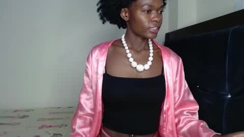 Snapshot of africas_booty842808 chatting on 09.20.25 Mia online show from 09.20.25