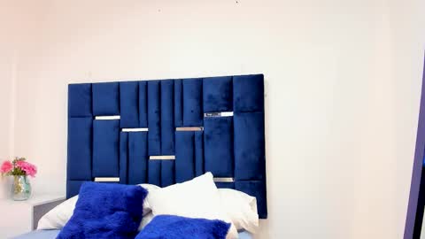 A F R O D I T A  E V A N S online show from 02.24.26