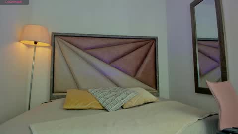    online show from 04.04.26