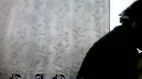 pink  and josphen online show from 02.08.25