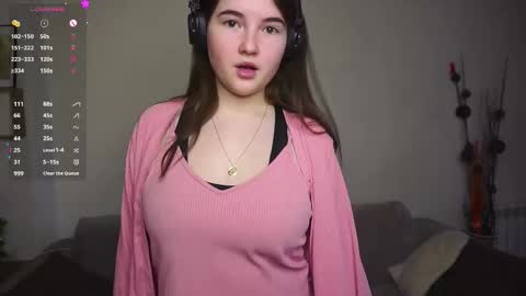 Lana  1800 - 0330 UTC   Mia 0700- 1630 UTC online show from 02.11.26