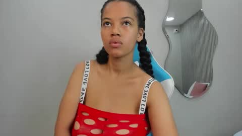 Snapshot of agata18_ chatting on 10.25.25 A G A T A online show from 10.25.25