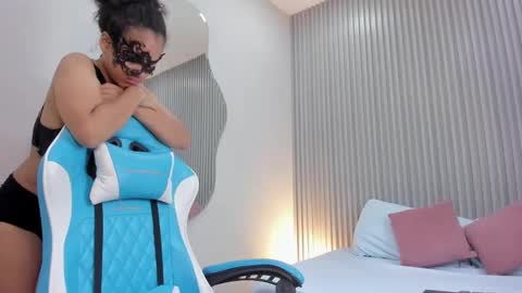 Snapshot of agata18_ chatting on 10.29.25 A G A T A online show from 10.29.25