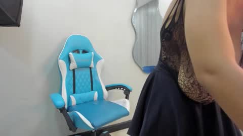 Snapshot of agata18_ chatting on 11.26.25 A G A T A online show from 11.26.25