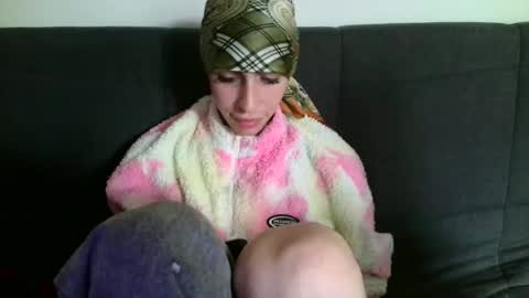 Snapshot of agata200081 chatting on 11.18.25 pamelaanderson777 online show from 11.18.25