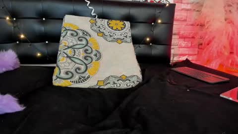 Snapshot of agata__rose chatting on 02.17.25 agata__rose online show from 02.17.25