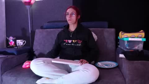 Agata Collinss online show from 09.26.25