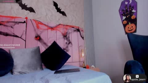Snapshot of agatha_jener chatting on 10.11.25 agatha_jener online show from 10.11.25