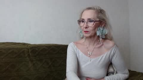 Snapshot of agatha_moore_ chatting on 02.03.25 Agatha online show from 02.03.25