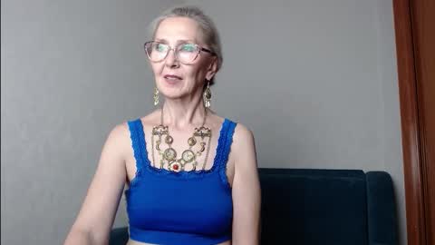 Snapshot of agatha_moore_ chatting on 10.24.25 Agatha online show from 10.24.25