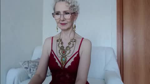 Snapshot of agatha_moore_ chatting on 11.18.25 Agatha online show from 11.18.25