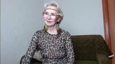 Snapshot of agatha_moore_ chatting on 11.30.25 Agatha online show from 11.30.25