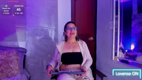 Snapshot of agatha_pleasure chatting on 10.02.25 agatha_pleasure online show from 10.02.25