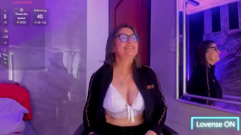Snapshot of agatha_pleasure chatting on 10.25.25 agatha_pleasure online show from 10.25.25