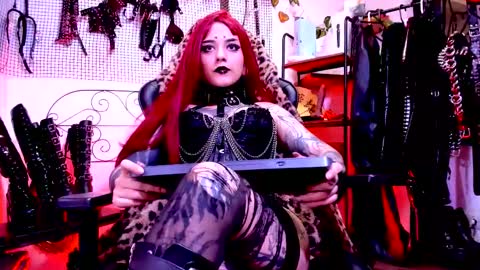 Agatha Fox online show from 11.04.25