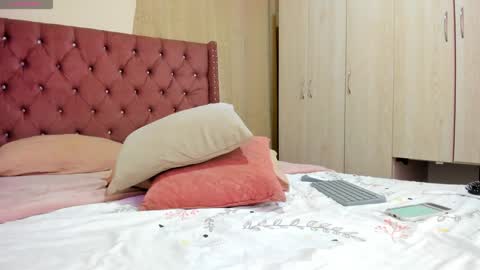 Snapshot of agathauwuart chatting on 01.09.25 Agatha online show from 01.09.25