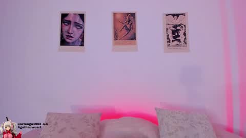 Snapshot of agathauwuart chatting on 11.12.25 Agatha online show from 11.12.25