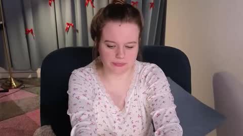 agatthgris online show from 02.25.26