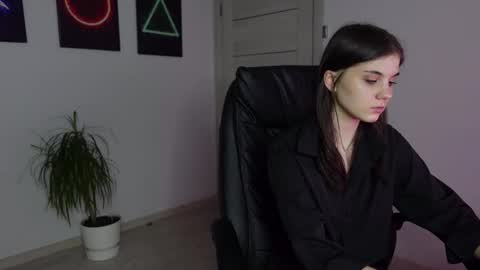 Snapshot of agelina_summer chatting on 01.22.25 Agelina Lilly Laura online show from 01.22.25