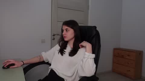 Snapshot of agelina_summer chatting on 01.25.25 Agelina Lilly Laura online show from 01.25.25