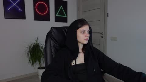 Snapshot of agelina_summer chatting on 01.27.25 Agelina Lilly Laura online show from 01.27.25