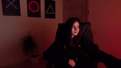 Snapshot of agelina_summer chatting on 01.27.25 Agelina Lilly Laura online show from 01.27.25