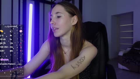 Snapshot of agelina_summer chatting on 02.15.25 Agelina Lilly Laura online show from 02.15.25