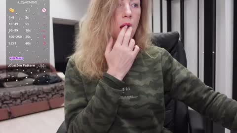 Snapshot of agelina_summer chatting on 02.20.25 Agelina Lilly Laura online show from 02.20.25