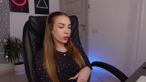 Snapshot of agelina_summer chatting on 02.23.25 Agelina Lilly Laura online show from 02.23.25