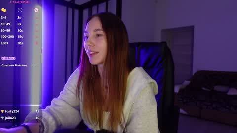 Snapshot of agelina_summer chatting on 03.04.25 Agelina Lilly Laura online show from 03.04.25