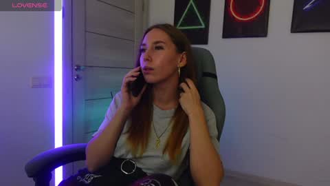 Snapshot of agelina_summer chatting on 09.13.25 Agelina Lilly Laura online show from 09.13.25