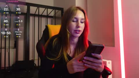 Snapshot of agelina_summer chatting on 11.01.25 Agelina Lilly Laura online show from 11.01.25