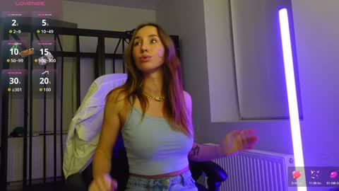 Snapshot of agelina_summer chatting on 11.20.25 Agelina Lilly Laura online show from 11.20.25