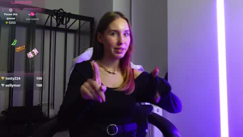 Snapshot of agelina_summer chatting on 11.22.25 Agelina Lilly Laura online show from 11.22.25