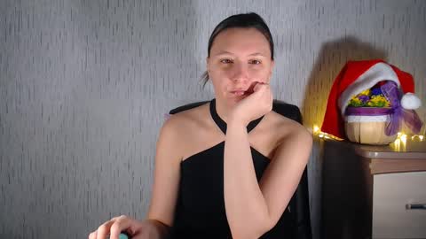 Snapshot of agnete_ chatting on 12.23.25 encyclopedia of naughty online show from 12.23.25