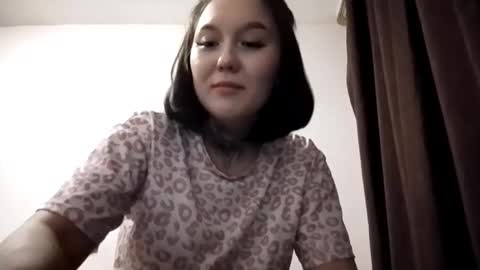 Snapshot of agnusherendeen chatting on 03.26.26 Sofia online show from 03.26.26