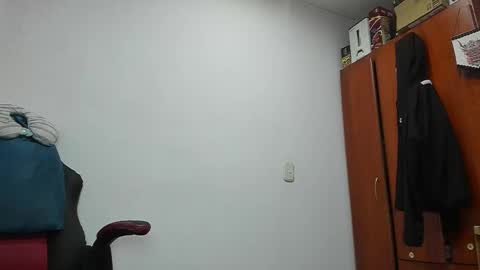 Snapshot of aguslover chatting on 11.27.25 Agustin online show from 11.27.25