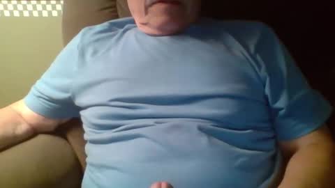 Snapshot of aguynrkfrd chatting on 11.17.25 aguynrkfrd online show from 11.17.25