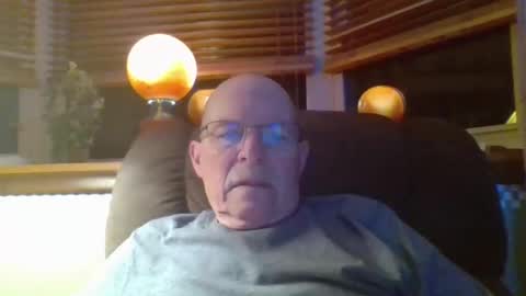 Snapshot of aguynrkfrd chatting on 11.24.25 aguynrkfrd online show from 11.24.25