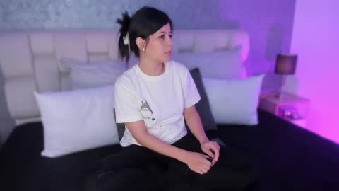 Ahmara  online show from 02.13.25