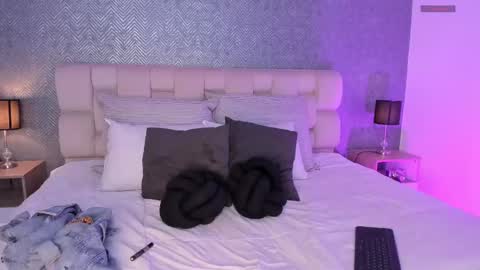 Ahmara  online show from 02.22.25