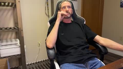 Snapshot of ah_shucks_ chatting on 04.06.26 AhShucks online show from 04.06.26