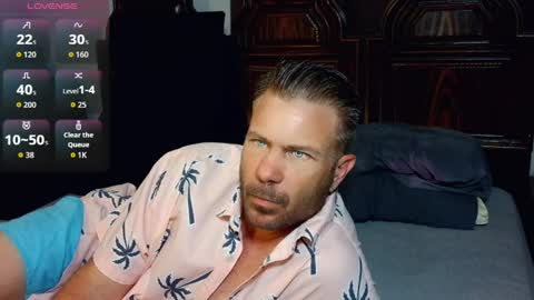 Blue Eyed Handsome Man online show from 04.13.26