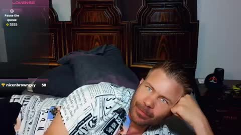 Blue Eyed Handsome Man online show from 04.15.26