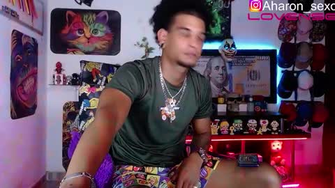 Snapshot of aharon_sexo1 chatting on 10.24.25 Aharon Zamora online show from 10.24.25